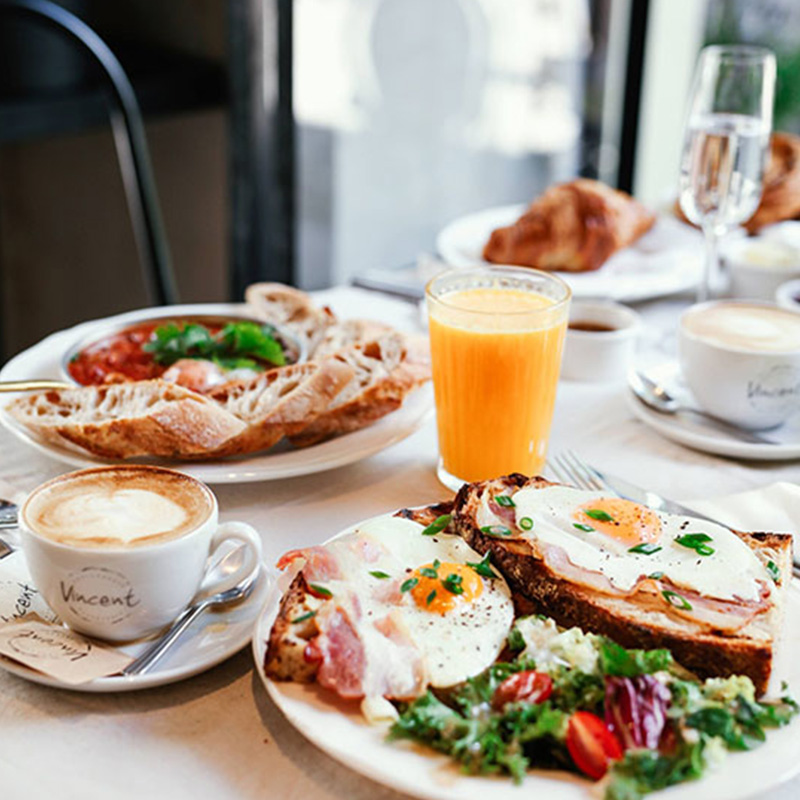 Atrium Promenada, Walentynki, klasyka, prezent, pomysł na prezent, prezent dla niej, śniadanie, romantyczne śniadanie, francuski styl, bagietka, Vincent, piekarnia