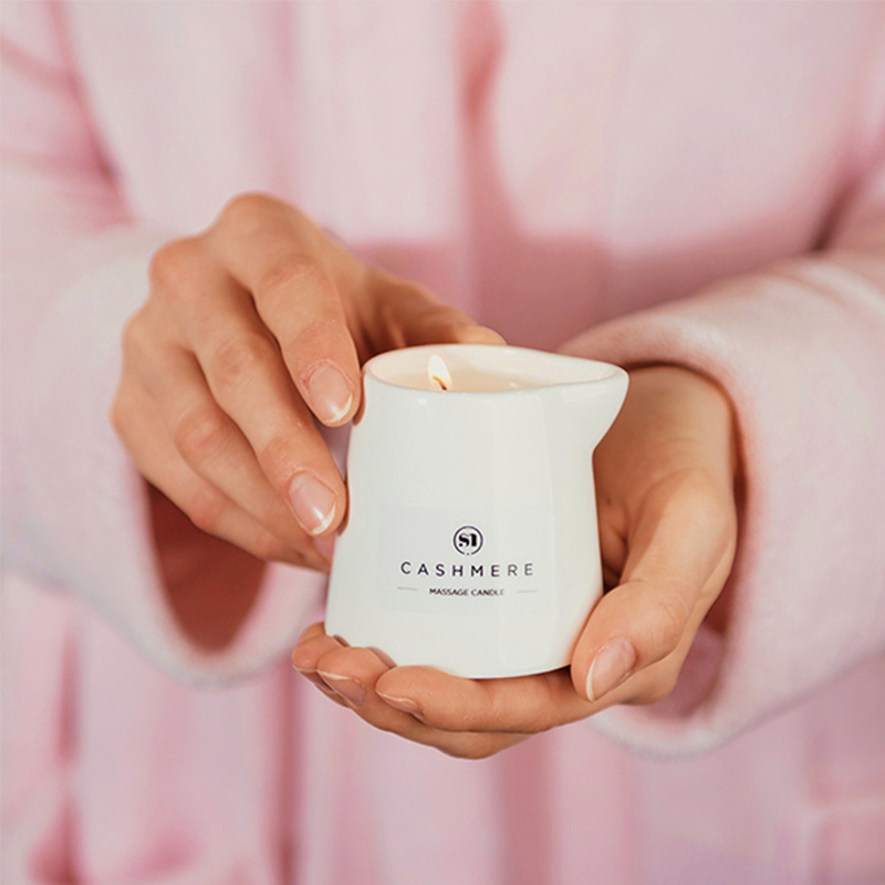 Atrium Promenada, Walentynki, klasyka, prezent, pomysł na prezent, prezent dla niej, podróżniczka, świeca, świeca do masażu, stara mydlarnia